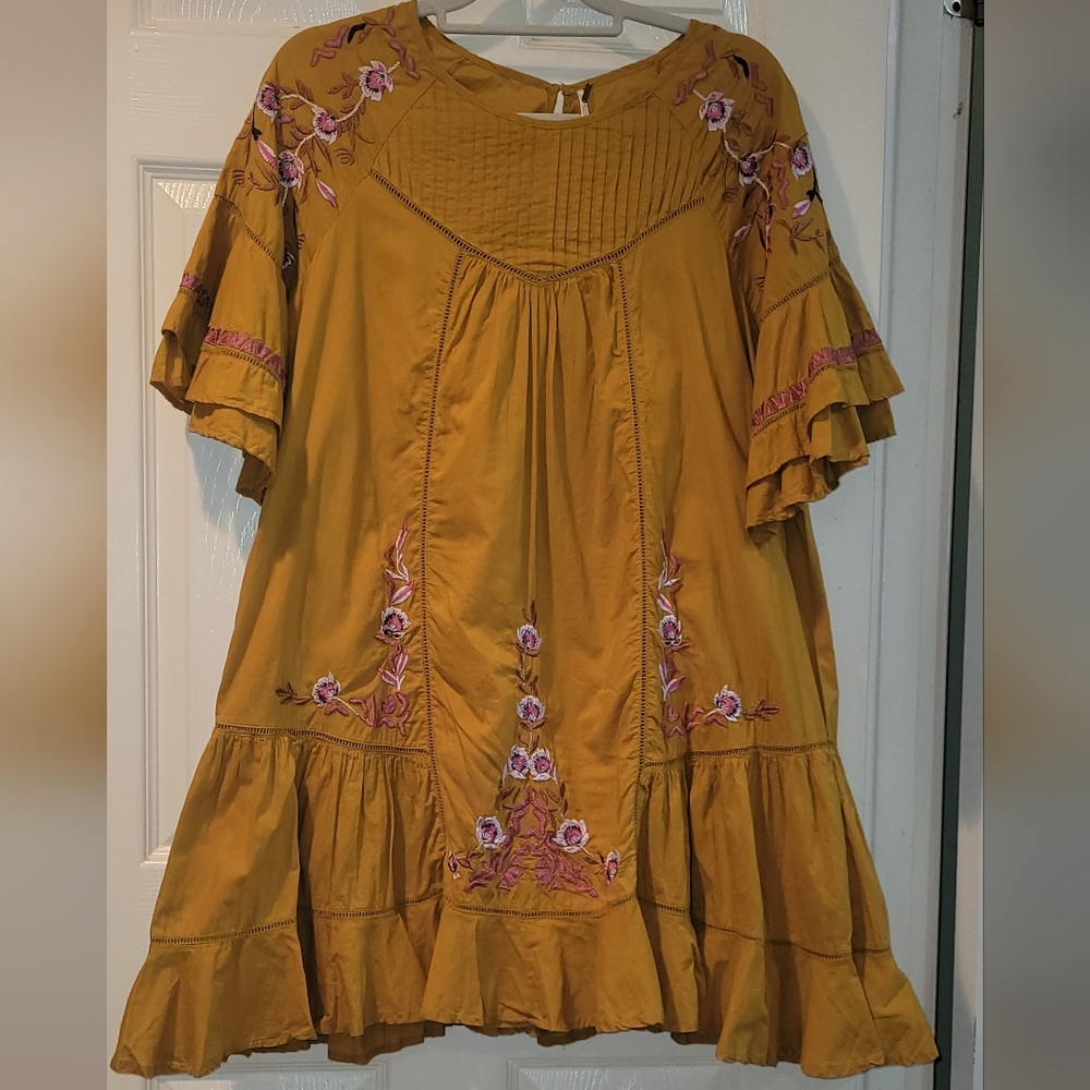 Free People Floral Embroidered Dress   Medium